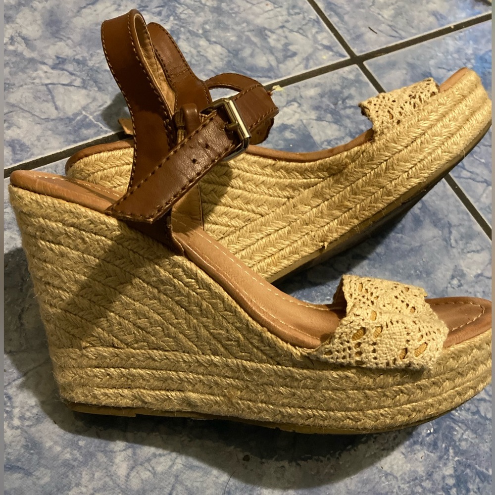Report Wedge heels size 7